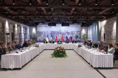 У Стамбулі завершився третій раунд переговорів між Україною та росією — делегації провели зустріч тет-а-тет